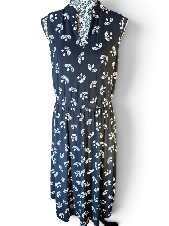 Anne Klein Dresses & Skirts - Anne Klein Floral Print Sleeveless Black Floral V-Neck Dress size 12